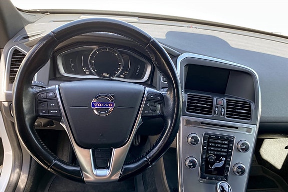 Volvo XC60 7 of 9