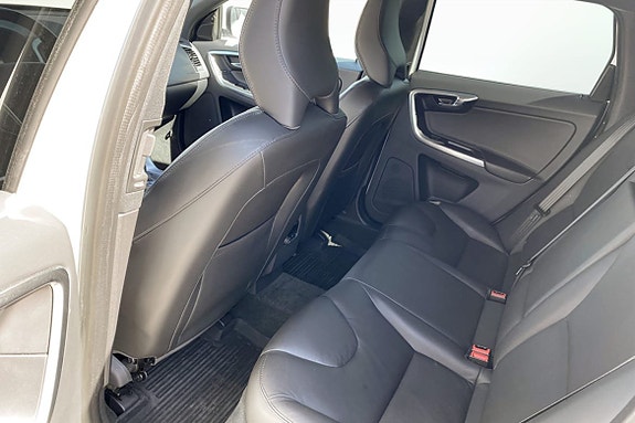 Volvo XC60 8 of 9