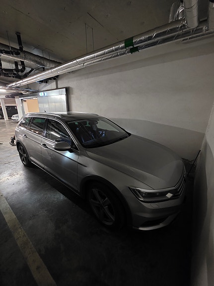Volkswagen Passat Alltrack 7 of 10