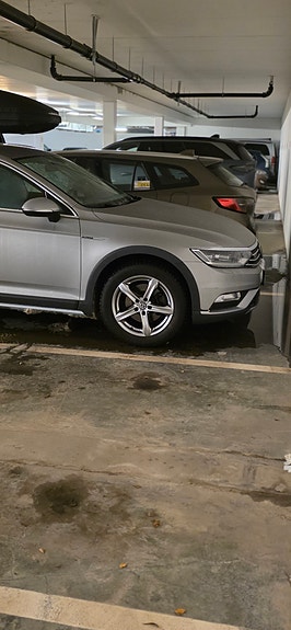 Volkswagen Passat Alltrack 8 of 10