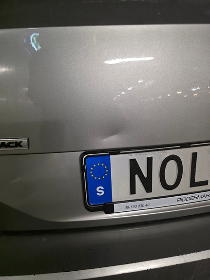 Volkswagen Passat Alltrack 3 of 10