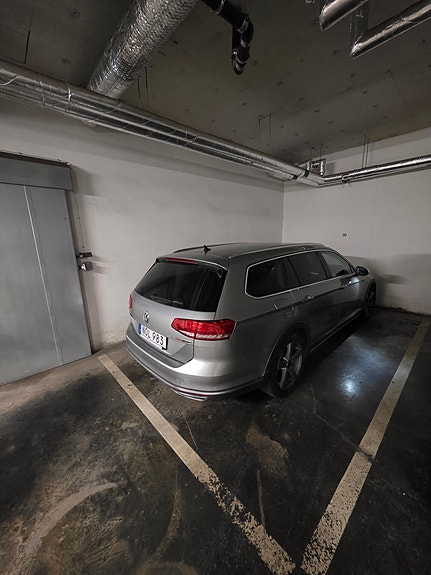 Volkswagen Passat Alltrack 6 of 10