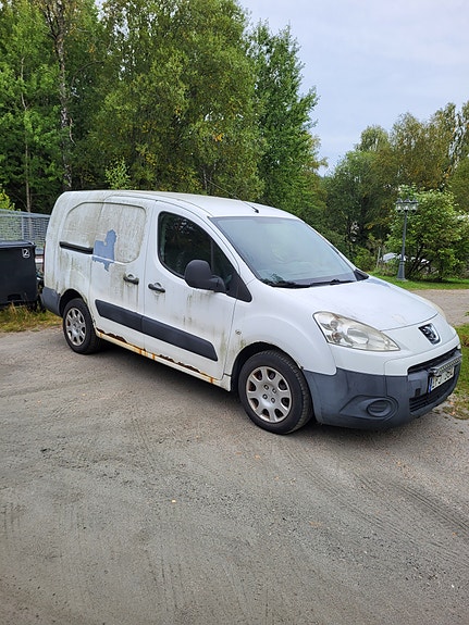 Peugeot Partner 3 of 5