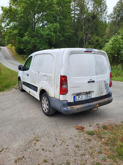 Peugeot Partner 2 of 5