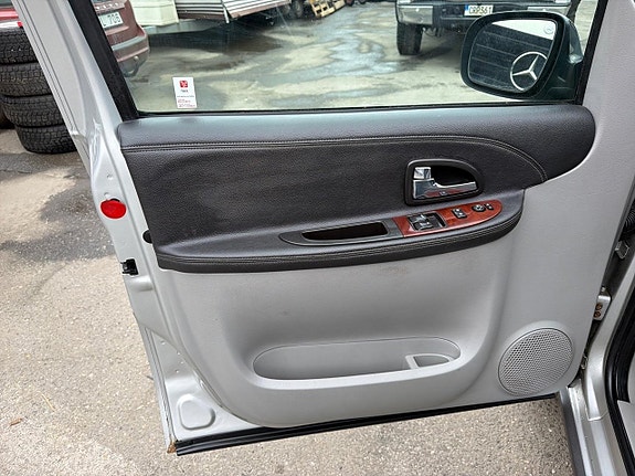 Chevrolet Uplander 20 of 20