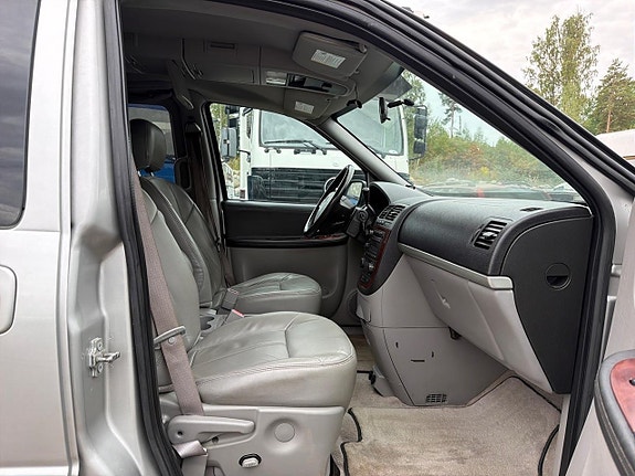 Chevrolet Uplander 16 of 20
