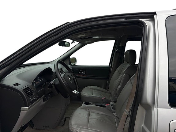 Chevrolet Uplander 14 of 20