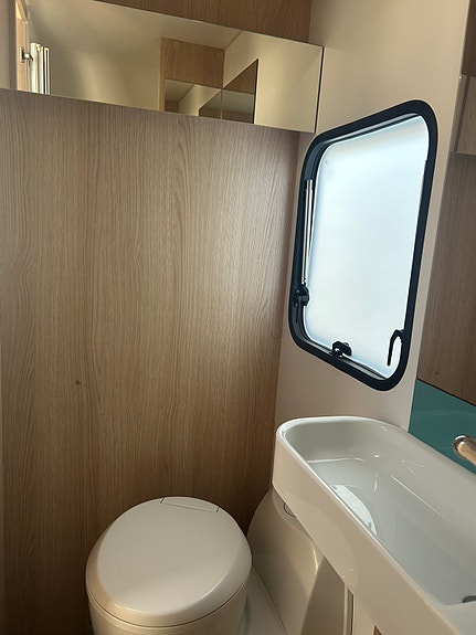 Adria Aviva 563 pt 7 of 7