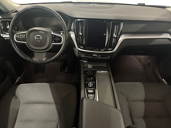 Volvo V60 Cross Country 5 of 14