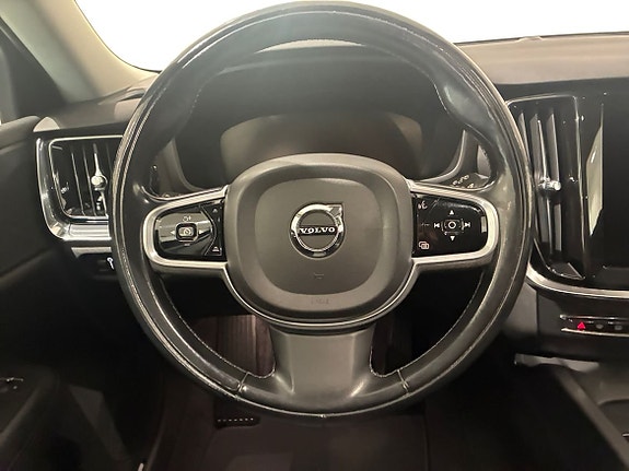 Volvo V60 Cross Country 11 of 14