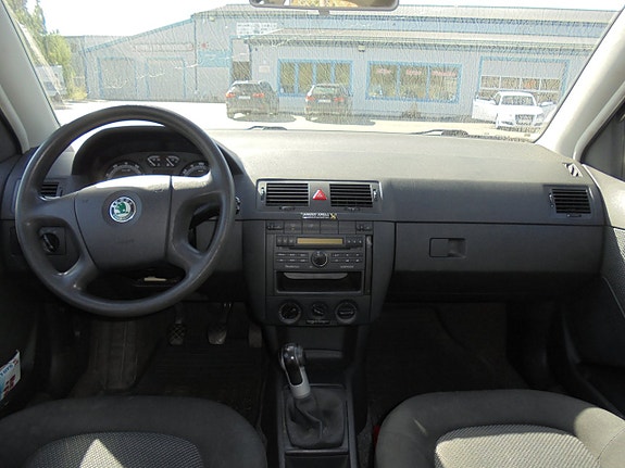 Skoda Fabia 6 of 9