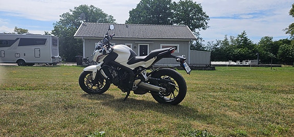 Honda CB650F 3 of 7