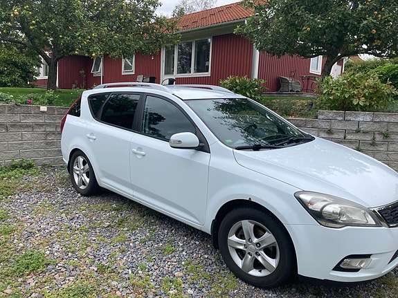 Kia Ceed 2 of 13