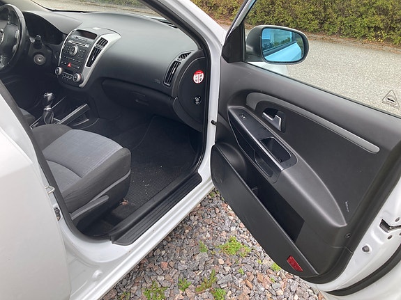 Kia Ceed 9 of 13