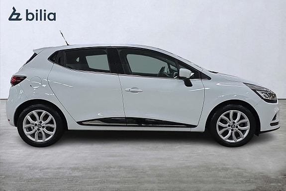 Renault Clio 18 of 21