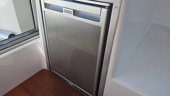 Jeanneau 755 Marry Fisher 110h 10 of 12