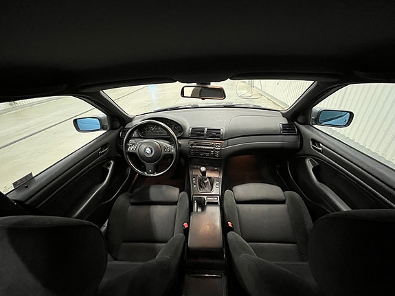 BMW 320i 6 of 8
