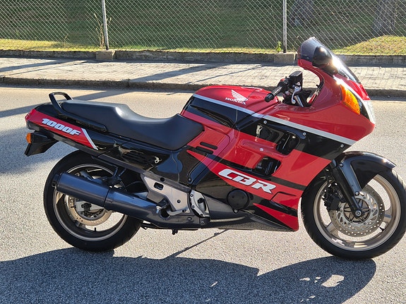Honda CBR 1000F SC 24 6 of 7