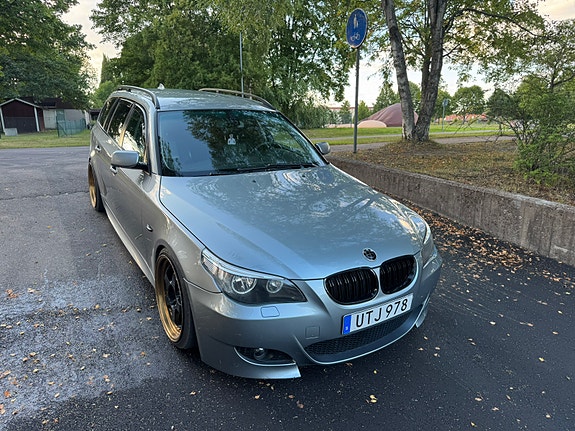 BMW 520d 2 of 5