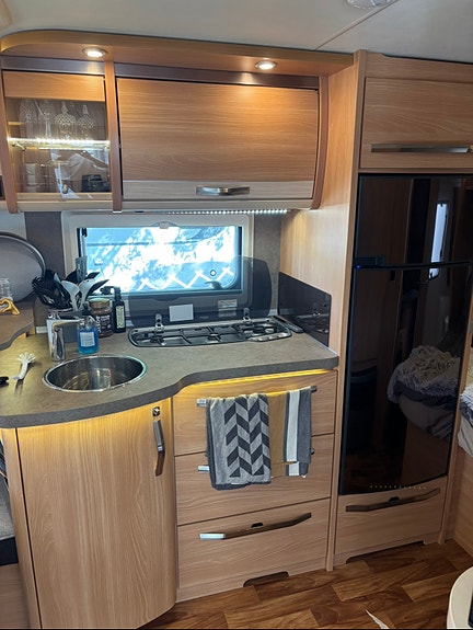 Knaus Südwind Silver Selection 500 FU / Markis / Förtält / Mover 3 of 7
