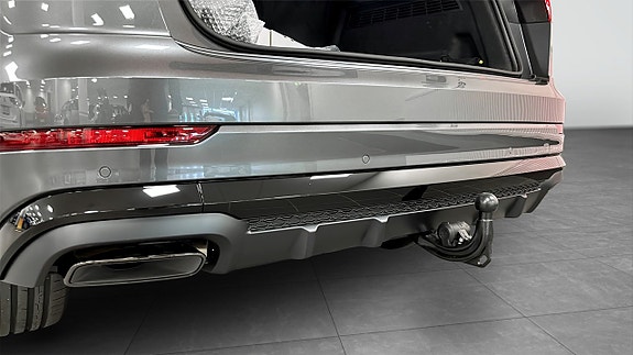 Audi Q8 14 of 23