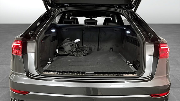 Audi Q8 13 of 23