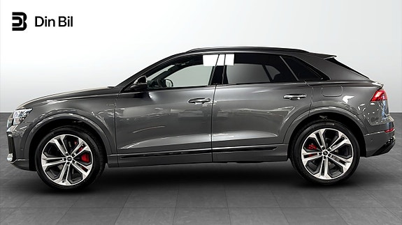 Audi Q8 2 of 23