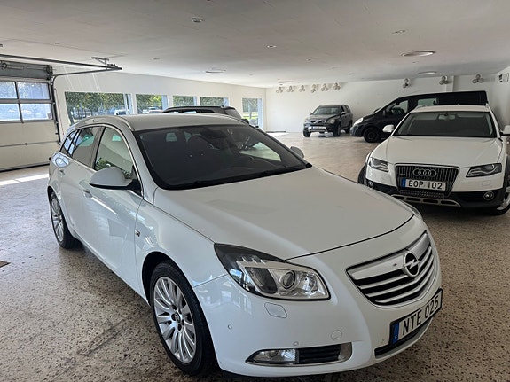 Opel Insignia 2 of 9