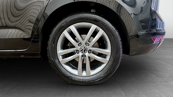 Volkswagen Touran 6 of 22