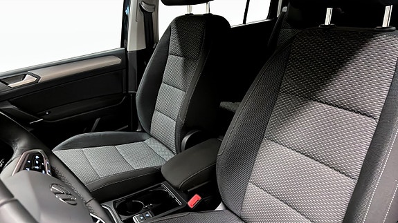 Volkswagen Touran 8 of 22