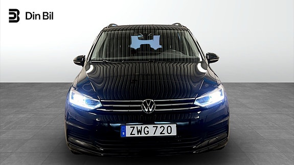 Volkswagen Touran 4 of 22