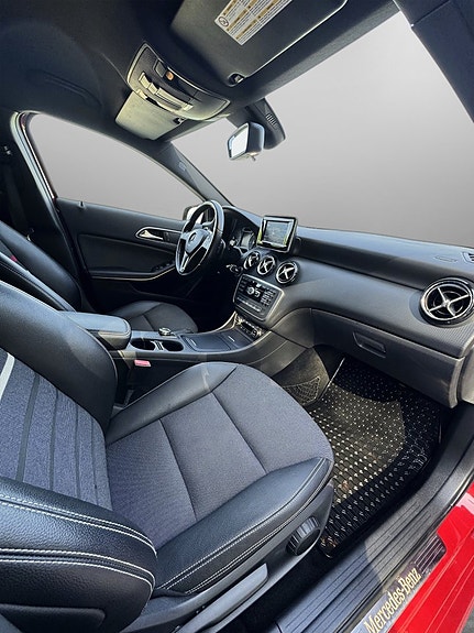 Mercedes-Benz A180 16 of 22