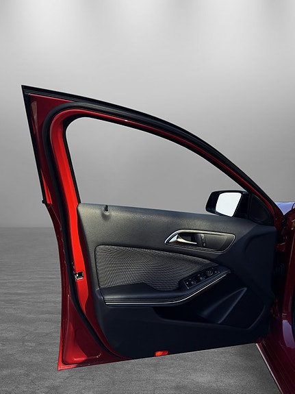 Mercedes-Benz A180 9 of 22