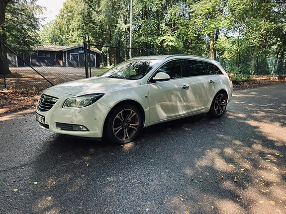Opel Insignia 4 of 4
