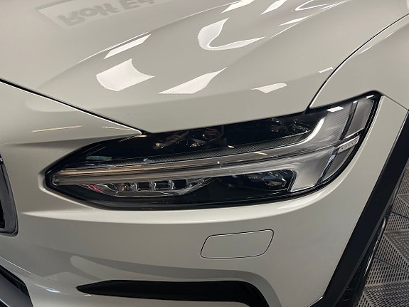 Volvo V90 Cross Country 10 of 18