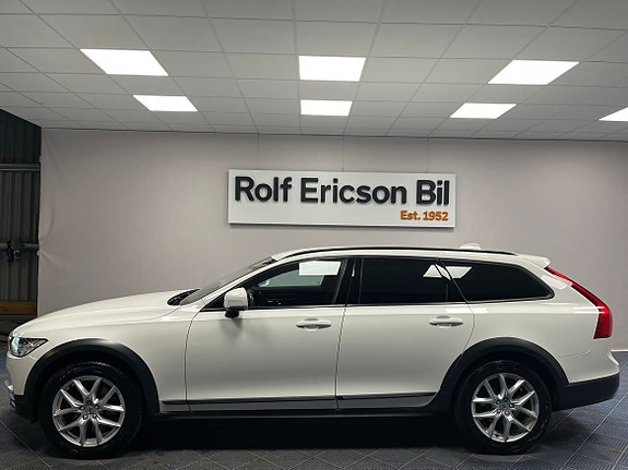 Volvo V90 Cross Country 2 of 18