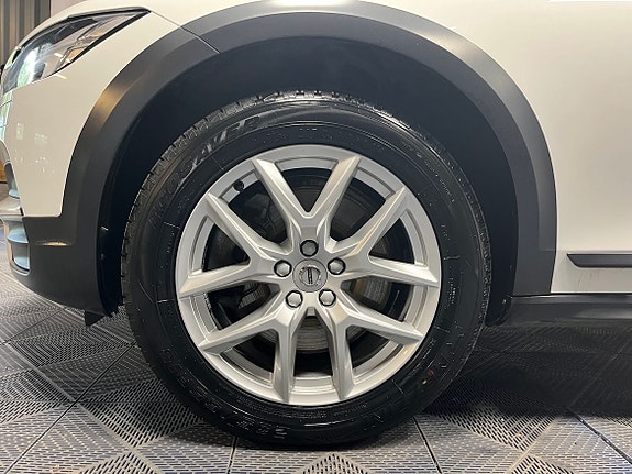 Volvo V90 Cross Country 11 of 18