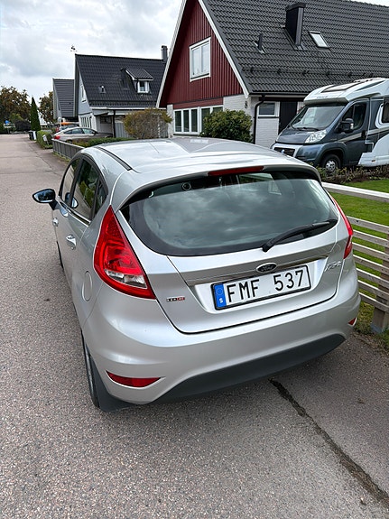 Ford Fiesta 2 of 4