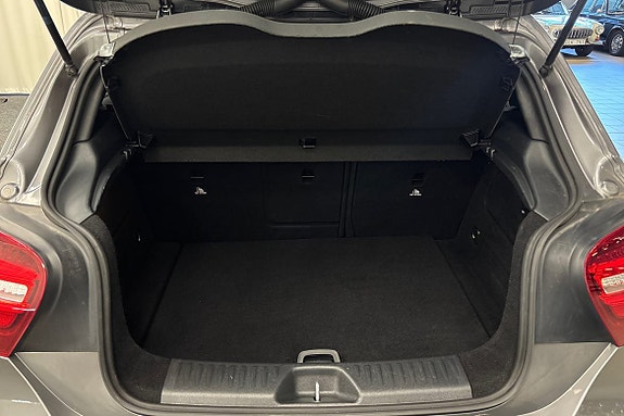 Mercedes-Benz A180 13 of 17