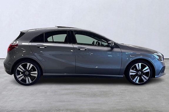 Mercedes-Benz A180 3 of 17