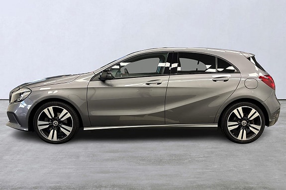 Mercedes-Benz A180 2 of 17