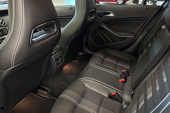 Mercedes-Benz A180 12 of 17