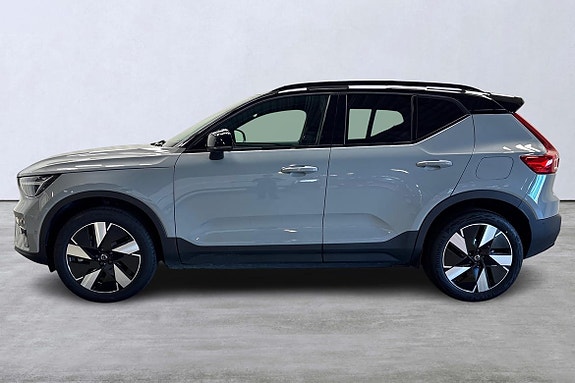 Volvo EX40 2 of 22