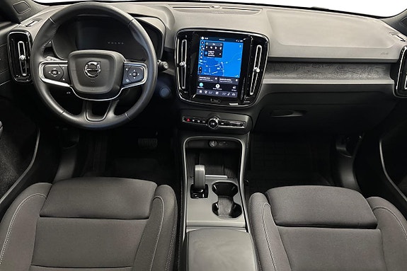 Volvo EX40 9 of 22