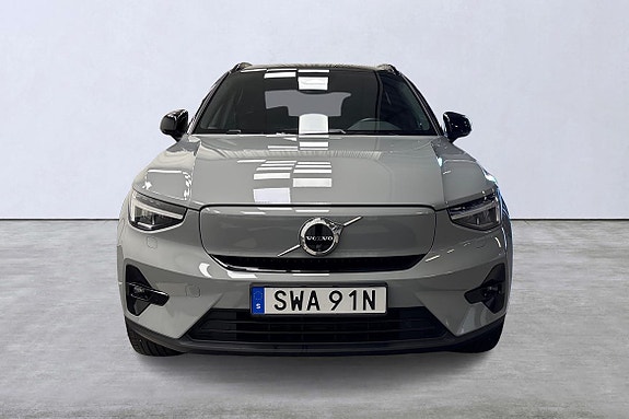 Volvo EX40 7 of 22