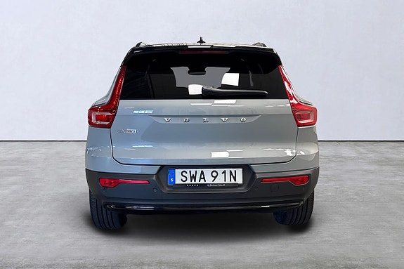 Volvo EX40 5 of 22