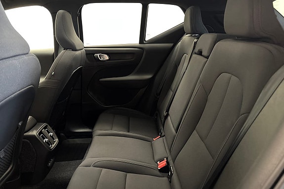 Volvo EX40 12 of 22