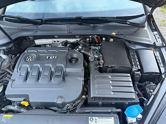 Volkswagen Golf VII 7 of 10