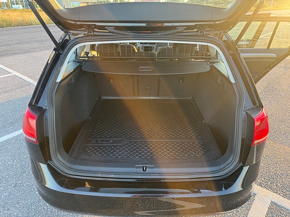 Volkswagen Golf VII 8 of 10