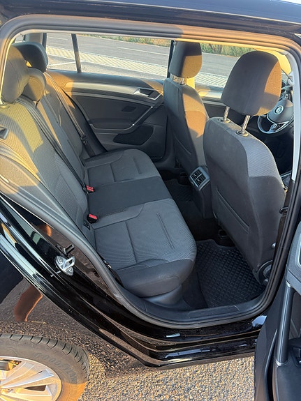 Volkswagen Golf VII 6 of 10